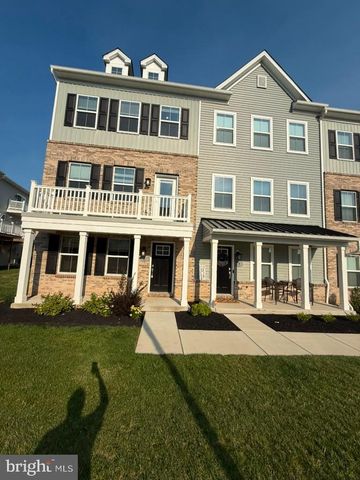 11 E FRONT ST, Bridgeport, PA 19405