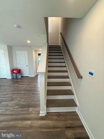 11 E FRONT ST, Bridgeport, PA 19405