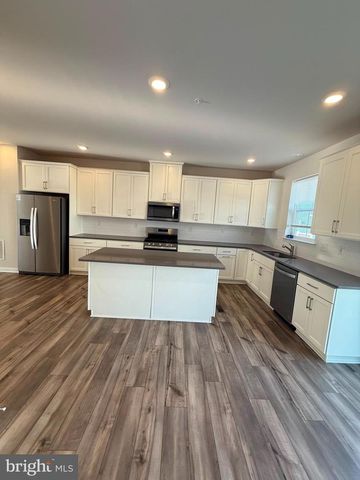11 E FRONT ST, Bridgeport, PA 19405
