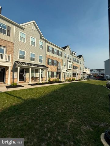 11 E FRONT ST, Bridgeport, PA 19405