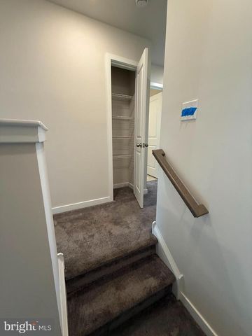 11 E FRONT ST, Bridgeport, PA 19405