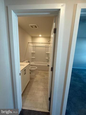 11 E FRONT ST, Bridgeport, PA 19405