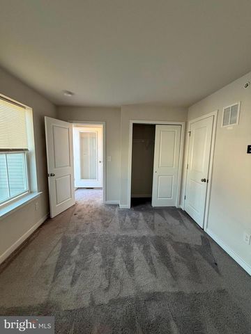 11 E FRONT ST, Bridgeport, PA 19405