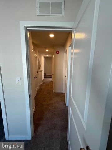 11 E FRONT ST, Bridgeport, PA 19405