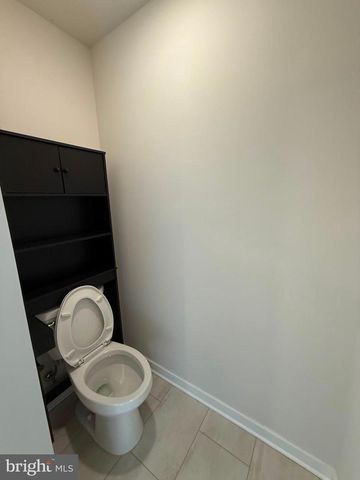 11 E FRONT ST, Bridgeport, PA 19405