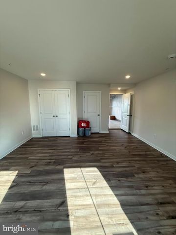 11 E FRONT ST, Bridgeport, PA 19405