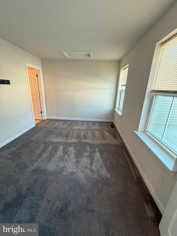 11 E FRONT ST, Bridgeport, PA 19405