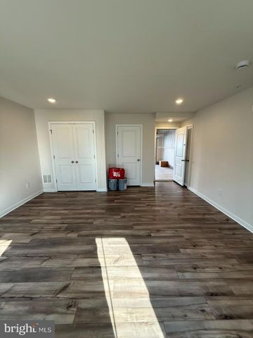 11 E FRONT ST, Bridgeport, PA 19405