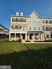 11 E FRONT ST, Bridgeport, PA 19405