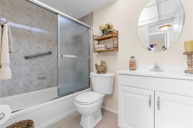 8950 Sunrise Lakes Boulevard 309, Sunrise, FL 33322