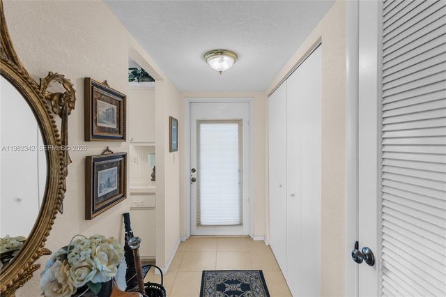 8950 Sunrise Lakes Boulevard 309, Sunrise, FL 33322