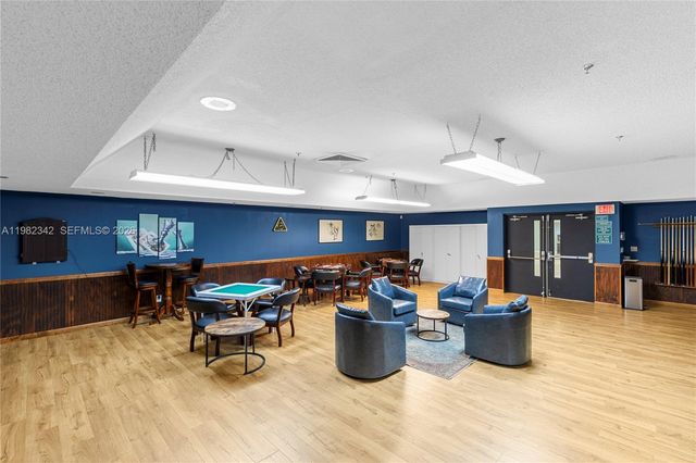 8950 Sunrise Lakes Boulevard 309, Sunrise, FL 33322