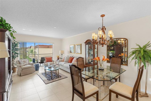 8950 Sunrise Lakes Boulevard 309, Sunrise, FL 33322