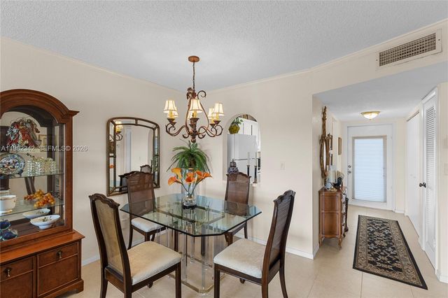 8950 Sunrise Lakes Boulevard 309, Sunrise, FL 33322