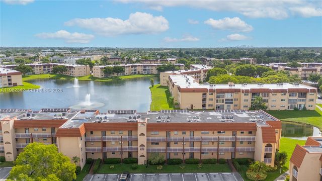 8950 Sunrise Lakes Boulevard 309, Sunrise, FL 33322