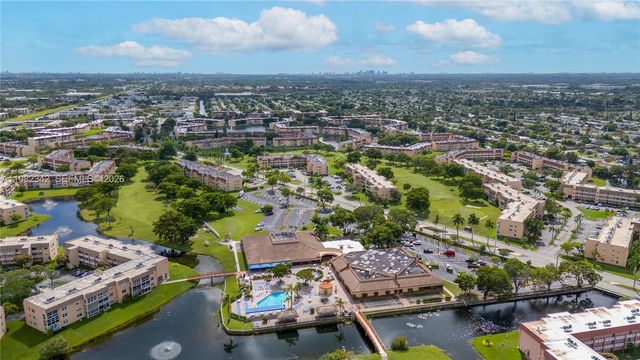 8950 Sunrise Lakes Boulevard 309, Sunrise, FL 33322