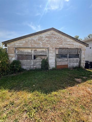 508 Vine St, Center Point, IA 52213