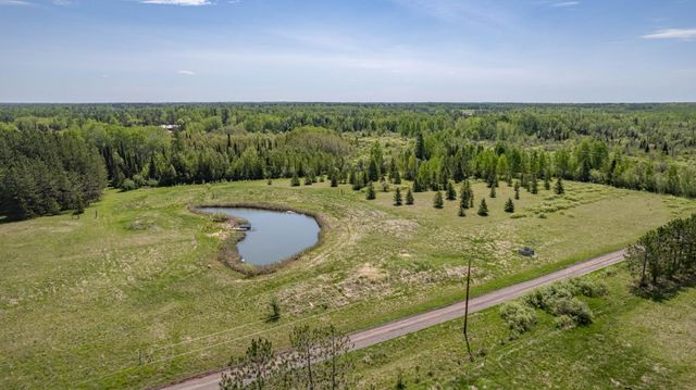 5767 E Neuman Road, South Range, WI 54874