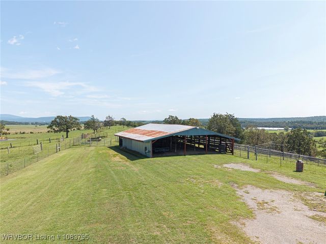 43286 Earls Road, Howe, OK 74940