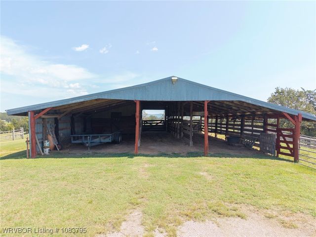 43286 Earls Road, Howe, OK 74940