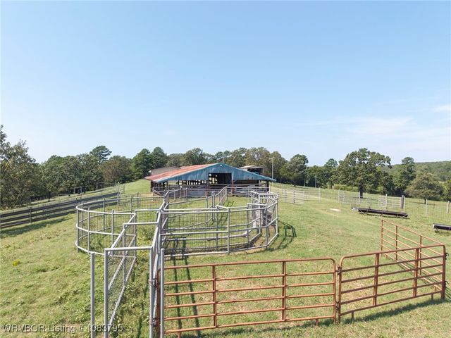 43286 Earls Road, Howe, OK 74940