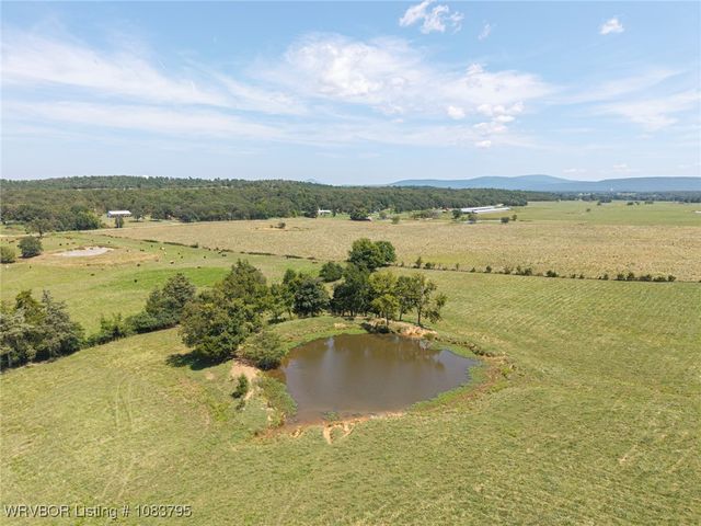 43286 Earls Road, Howe, OK 74940