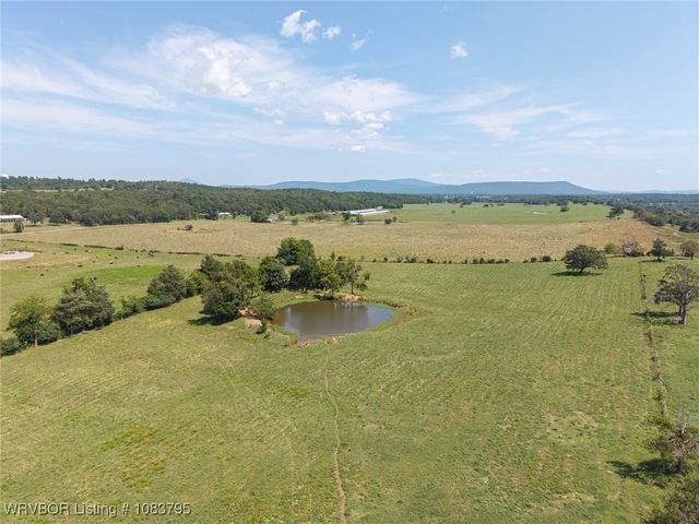 43286 Earls Road, Howe, OK 74940