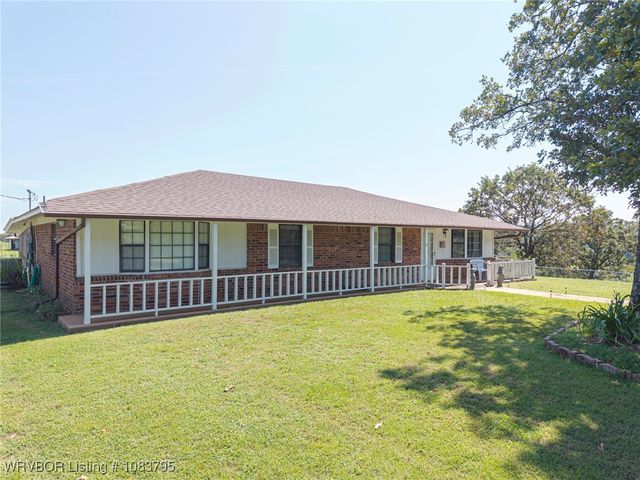 43286 Earls Road, Howe, OK 74940