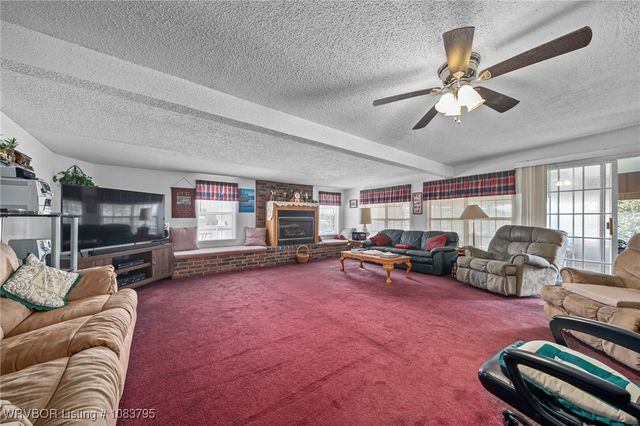 43286 Earls Road, Howe, OK 74940