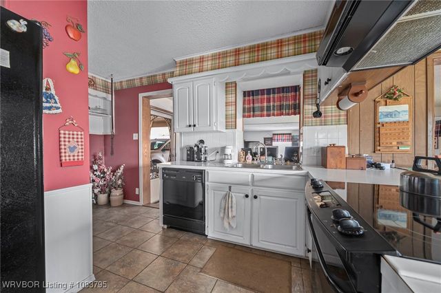 43286 Earls Road, Howe, OK 74940