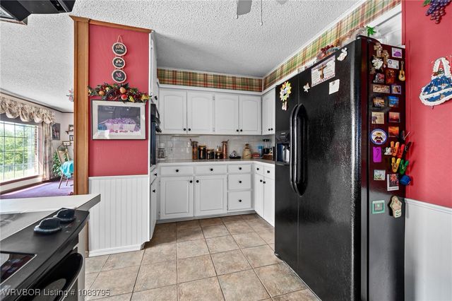 43286 Earls Road, Howe, OK 74940