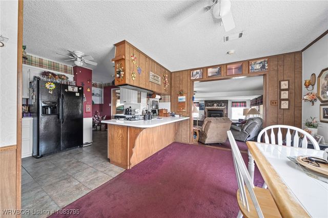 43286 Earls Road, Howe, OK 74940