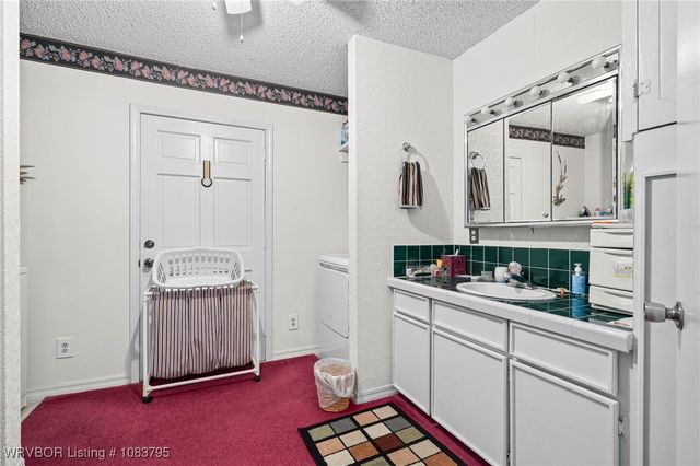 43286 Earls Road, Howe, OK 74940