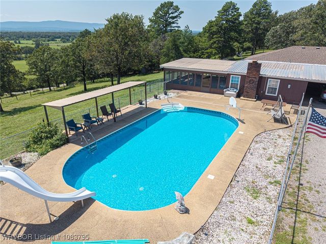 43286 Earls Road, Howe, OK 74940