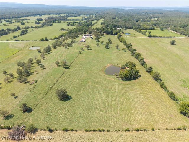 43286 Earls Road, Howe, OK 74940