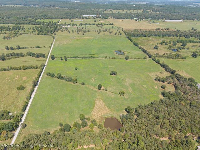 43286 Earls Road, Howe, OK 74940