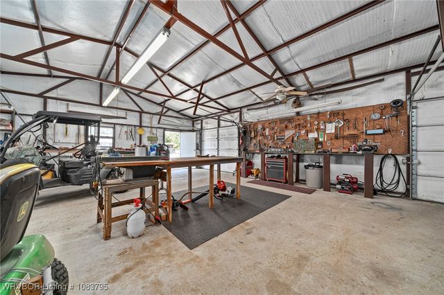 43286 Earls Road, Howe, OK 74940