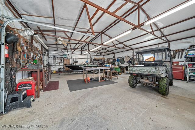 43286 Earls Road, Howe, OK 74940