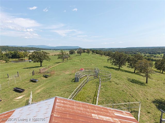 43286 Earls Road, Howe, OK 74940