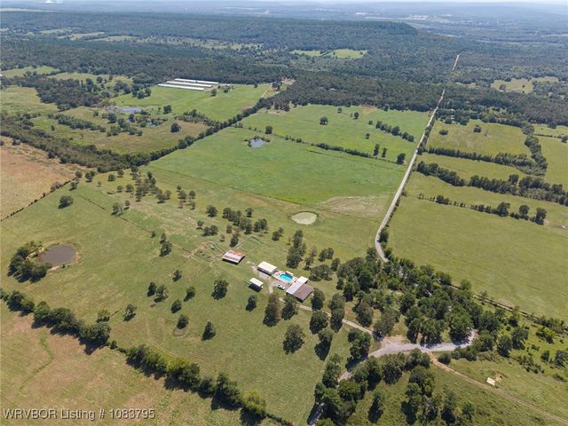 43286 Earls Road, Howe, OK 74940