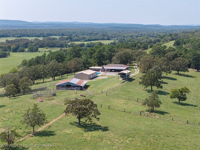 43286 Earls Road, Howe, OK 74940