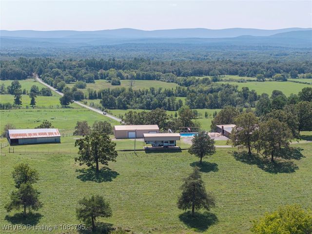 43286 Earls Road, Howe, OK 74940