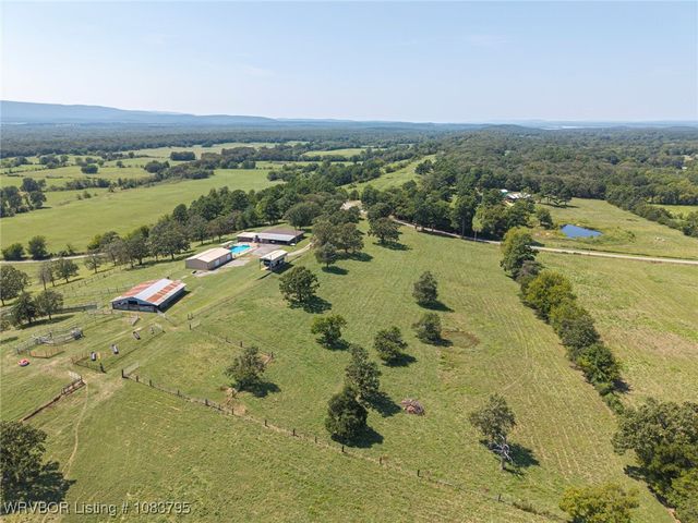 43286 Earls Road, Howe, OK 74940