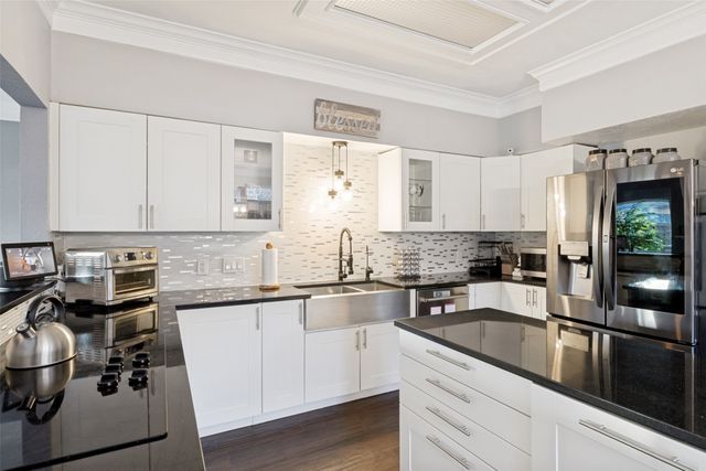 4009 Crestwood Drive, Carrollton, TX 75007