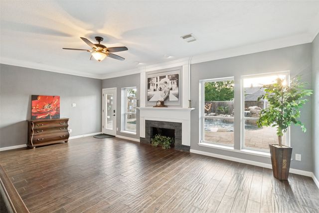 4009 Crestwood Drive, Carrollton, TX 75007