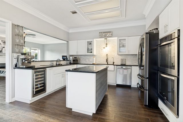 4009 Crestwood Drive, Carrollton, TX 75007