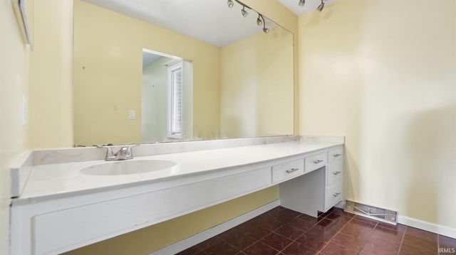 6632 Quail Ridge Lane, Fort Wayne, IN 46804