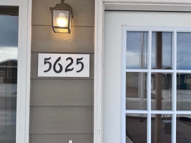 5625 BRIDGE DR, Rapid City, SD 57703