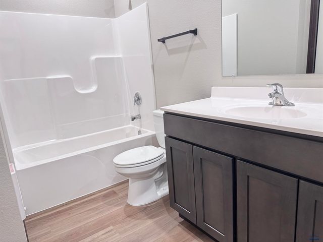 5625 BRIDGE DR, Rapid City, SD 57703