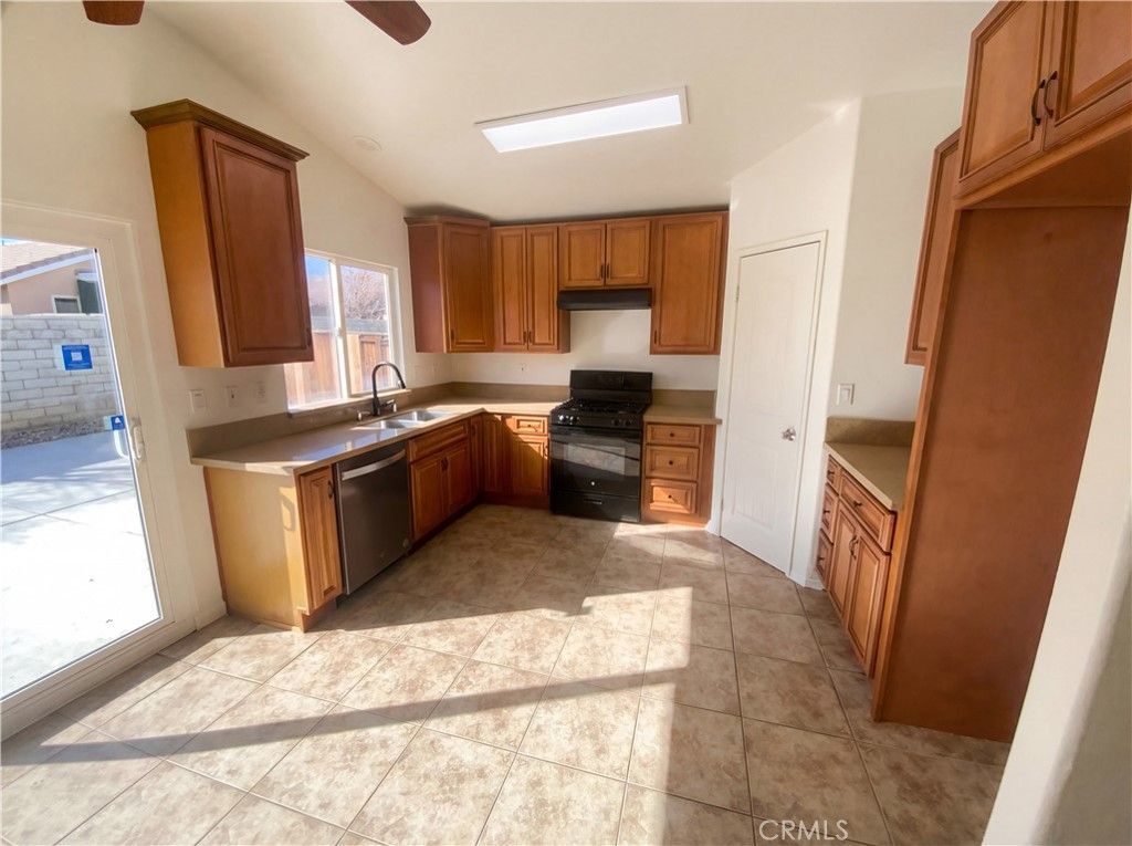 14433 Green River Road, Victorville, CA 92394